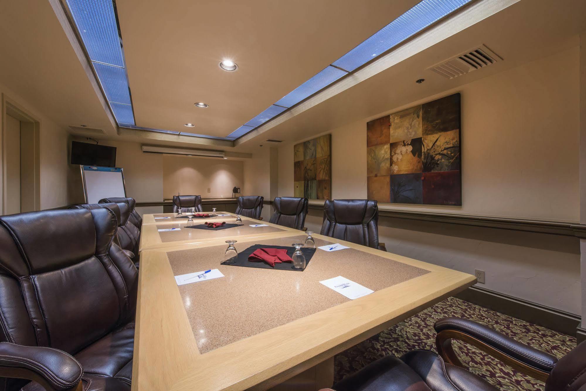 סימי ואלי Grand Vista Hotel מראה חיצוני תמונה